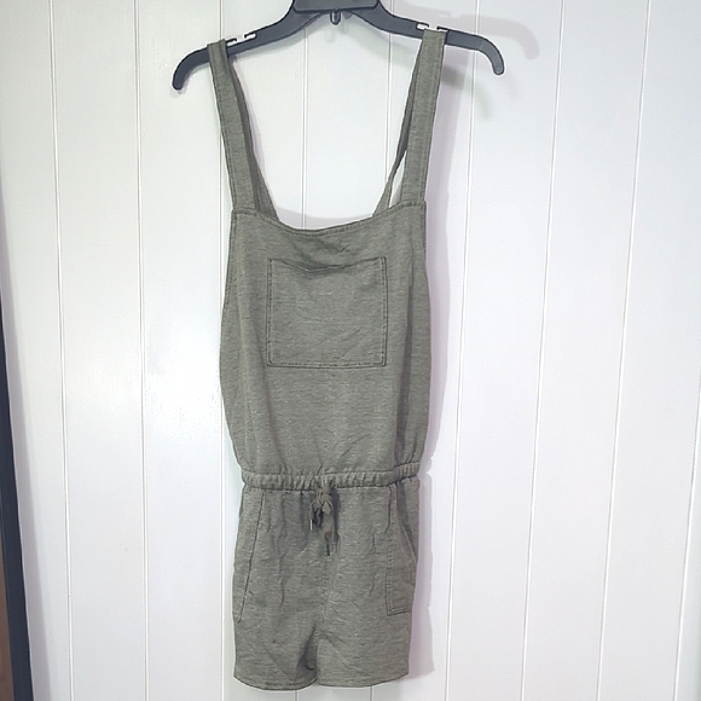 ❤️5/$25 Olive Green Sleeveless Romper